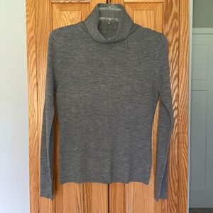 Valerie Stevens 100% extra fine merino wool ribbed sweater size S